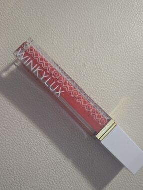 WinkyLux Lip Gloss in Coral Pink